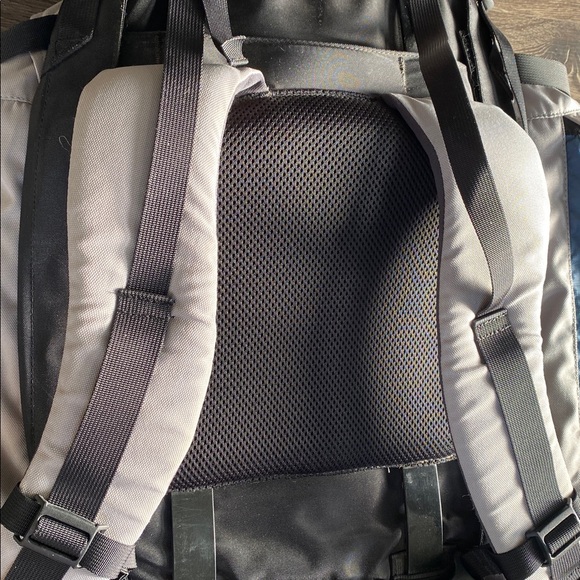 KELTY COYOTE 4500 Backpack Blue Hiking Heavy padding on Back Internal Frame - Picture 8 of 13